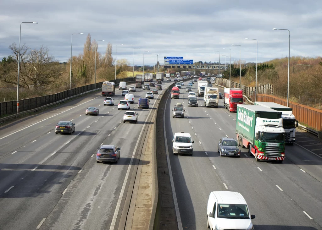 Taxes poids lourds dans la région Grand Est un signal d’alerte pour le transport routier